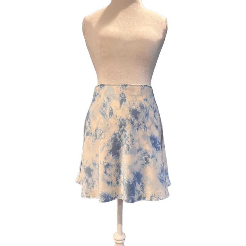 Satin Skirt. Size M